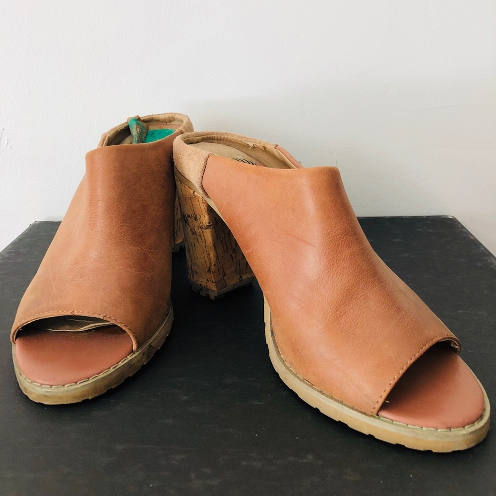 Von Dutch leather sandals mules clogs size 6